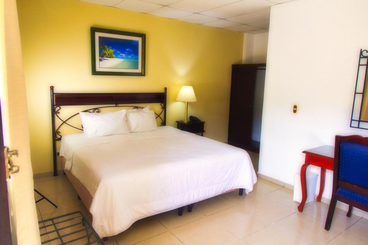 Hotel Santa Elena Antiguo Cuscatlan Exterior photo