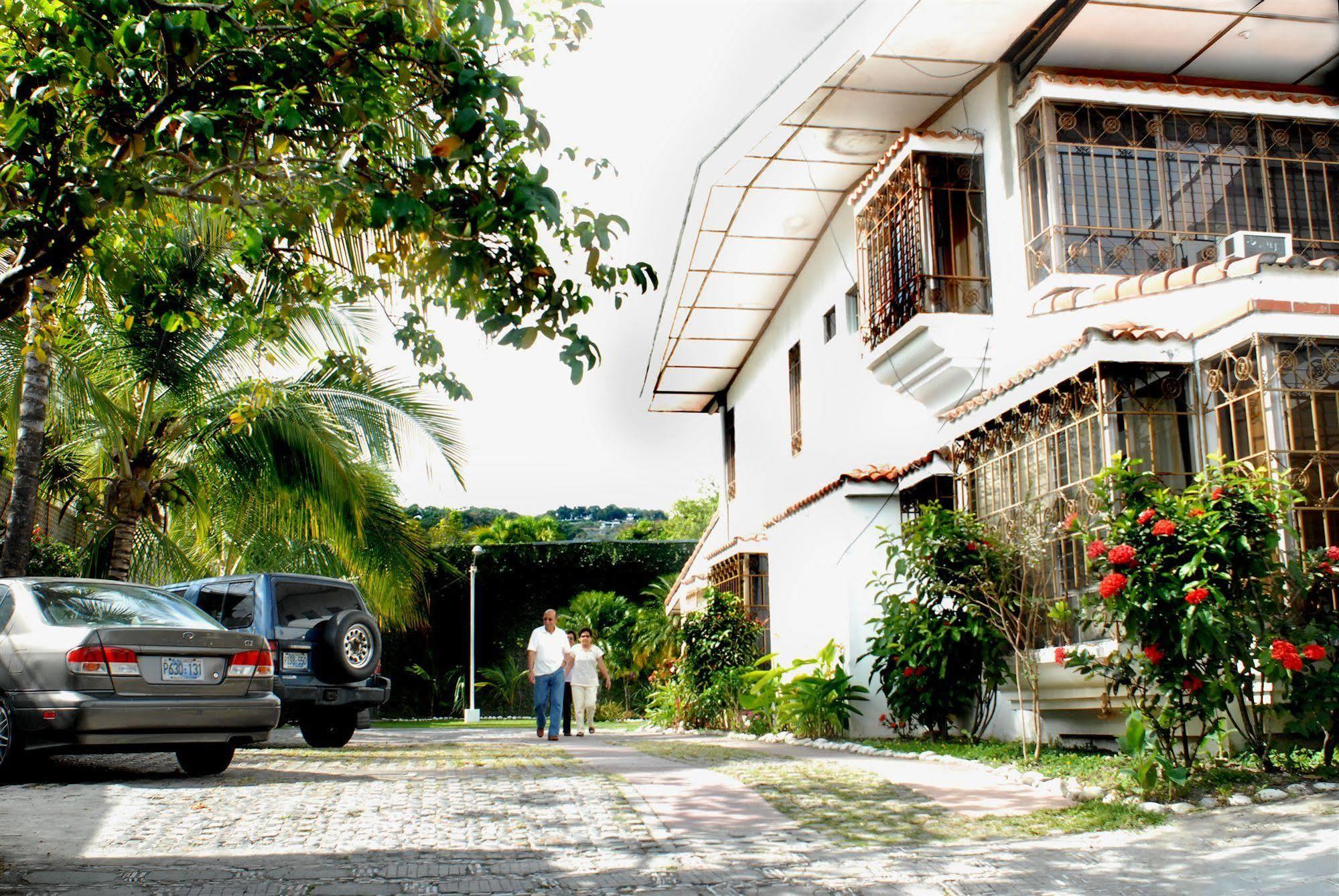 Hotel Santa Elena Antiguo Cuscatlan Exterior photo